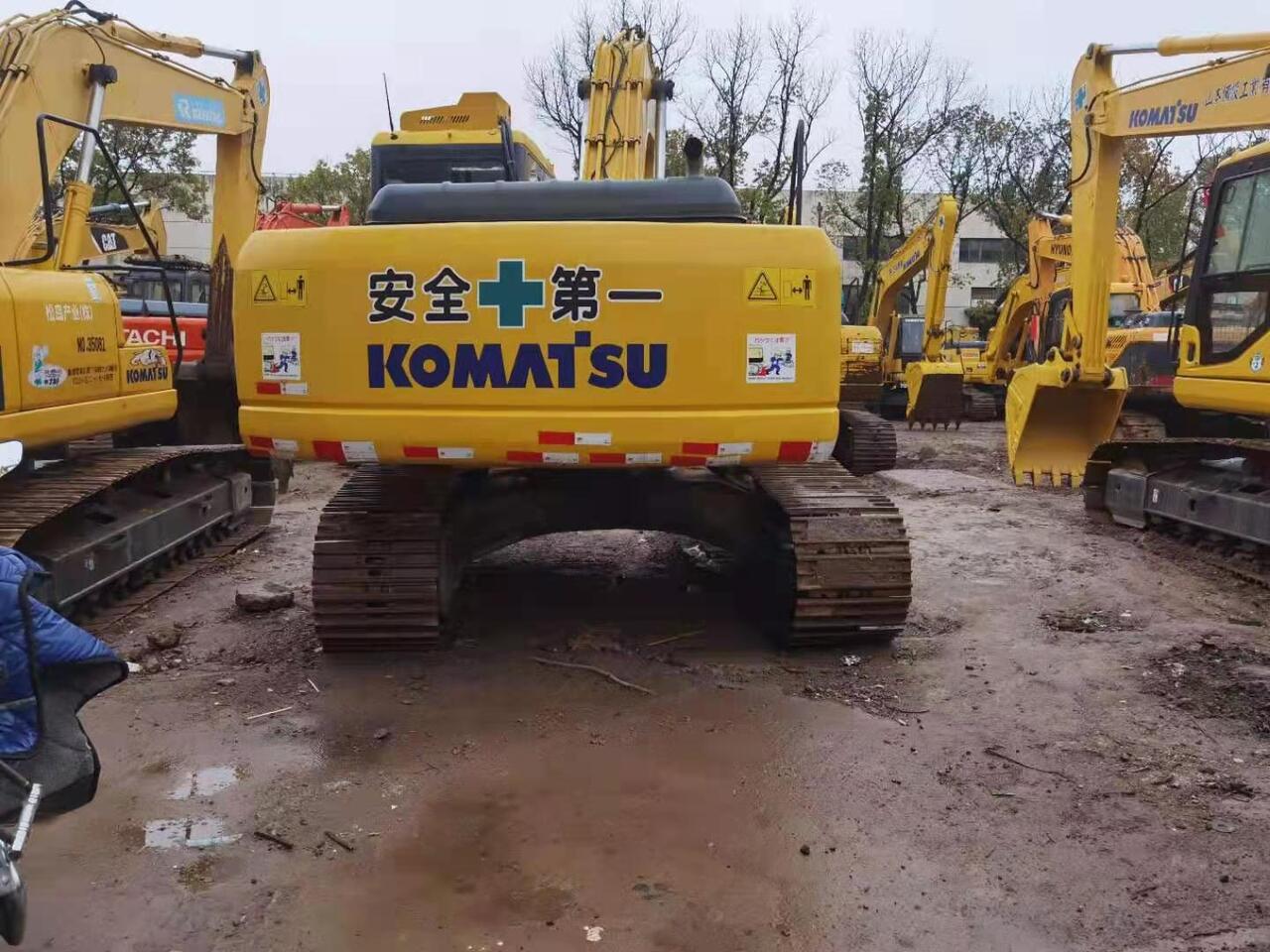 KOMATSU PC200-7 - Bager gusjeničar: slika KOMATSU PC200-7 - Bager gusjeničar KOMATSU PC200-7 - Bager gusjeničar: slika KOMATSU PC200-7 - Bager gusjeničar