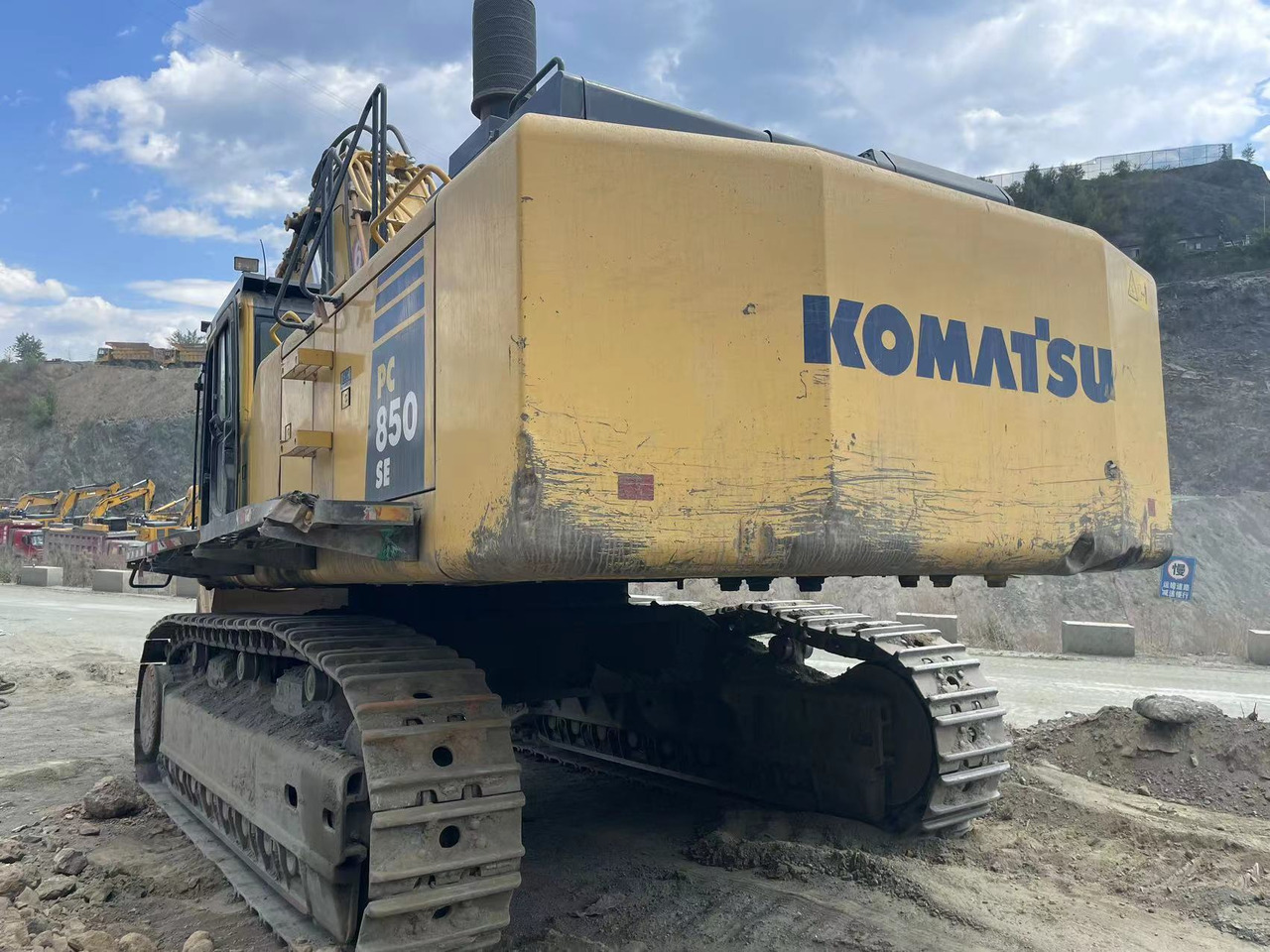 KOMATSU PC800 - Bager: slika KOMATSU PC800 - Bager KOMATSU PC800 - Bager: slika KOMATSU PC800 - Bager