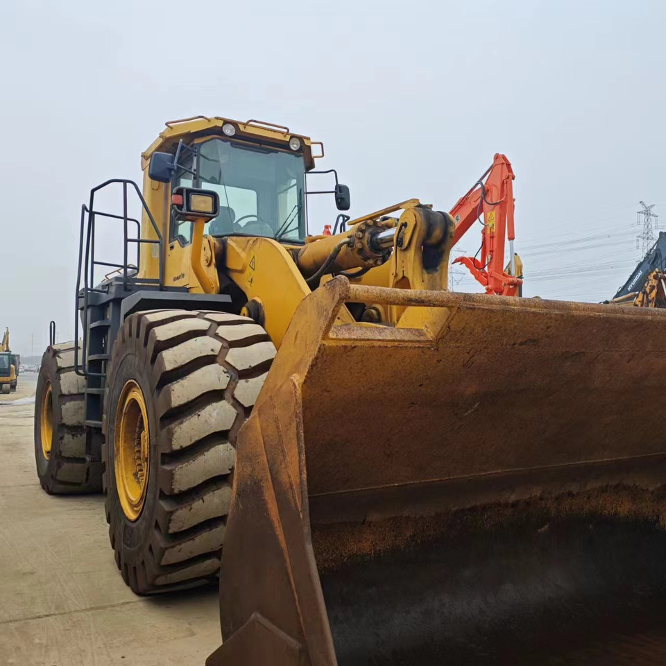 KOMATSU WA600-3 - Utovarivač na kotačima: slika KOMATSU WA600-3 - Utovarivač na kotačima KOMATSU WA600-3 - Utovarivač na kotačima: slika KOMATSU WA600-3 - Utovarivač na kotačima