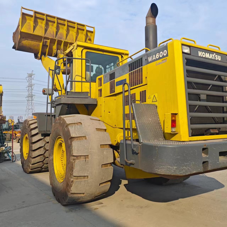 KOMATSU WA600-3 - Utovarivač na kotačima: slika KOMATSU WA600-3 - Utovarivač na kotačima KOMATSU WA600-3 - Utovarivač na kotačima: slika KOMATSU WA600-3 - Utovarivač na kotačima