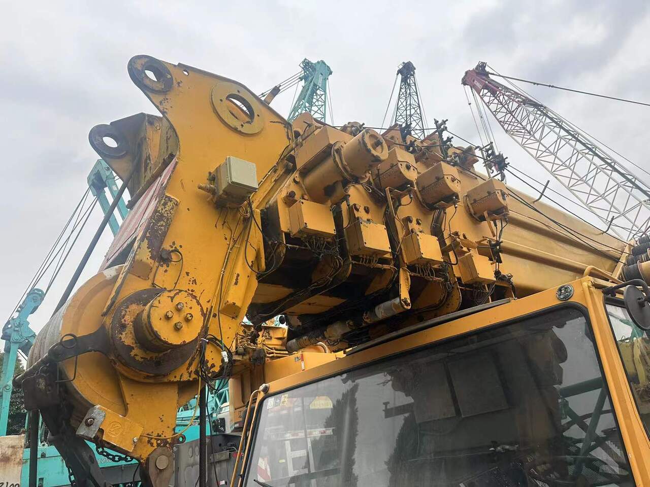 Liebherr KMK6200 - Dizalica: slika Liebherr KMK6200 - Dizalica Liebherr KMK6200 - Dizalica: slika Liebherr KMK6200 - Dizalica