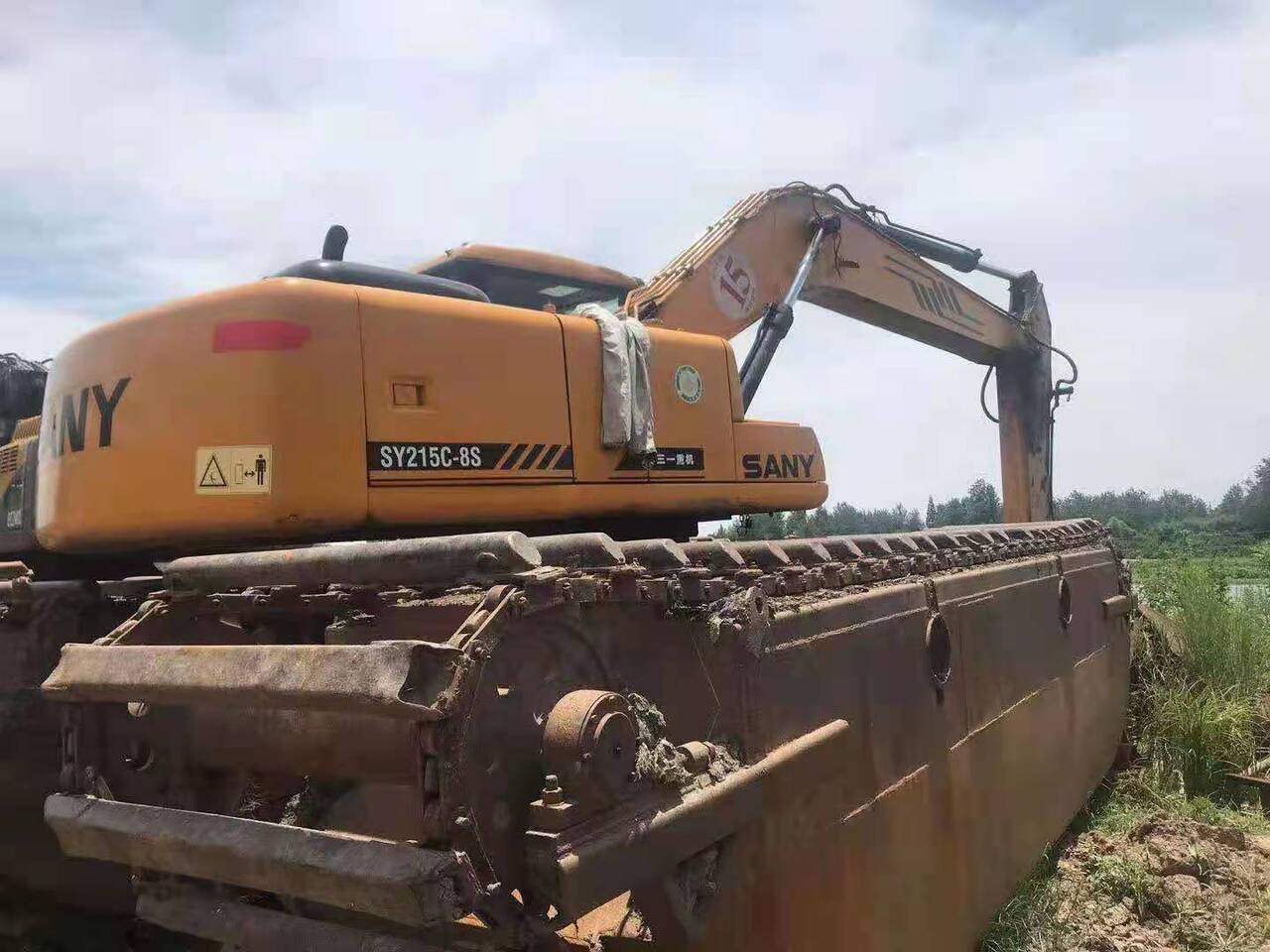 SANY 215C - Bager amfibija: slika SANY 215C - Bager amfibija SANY 215C - Bager amfibija: slika SANY 215C - Bager amfibija