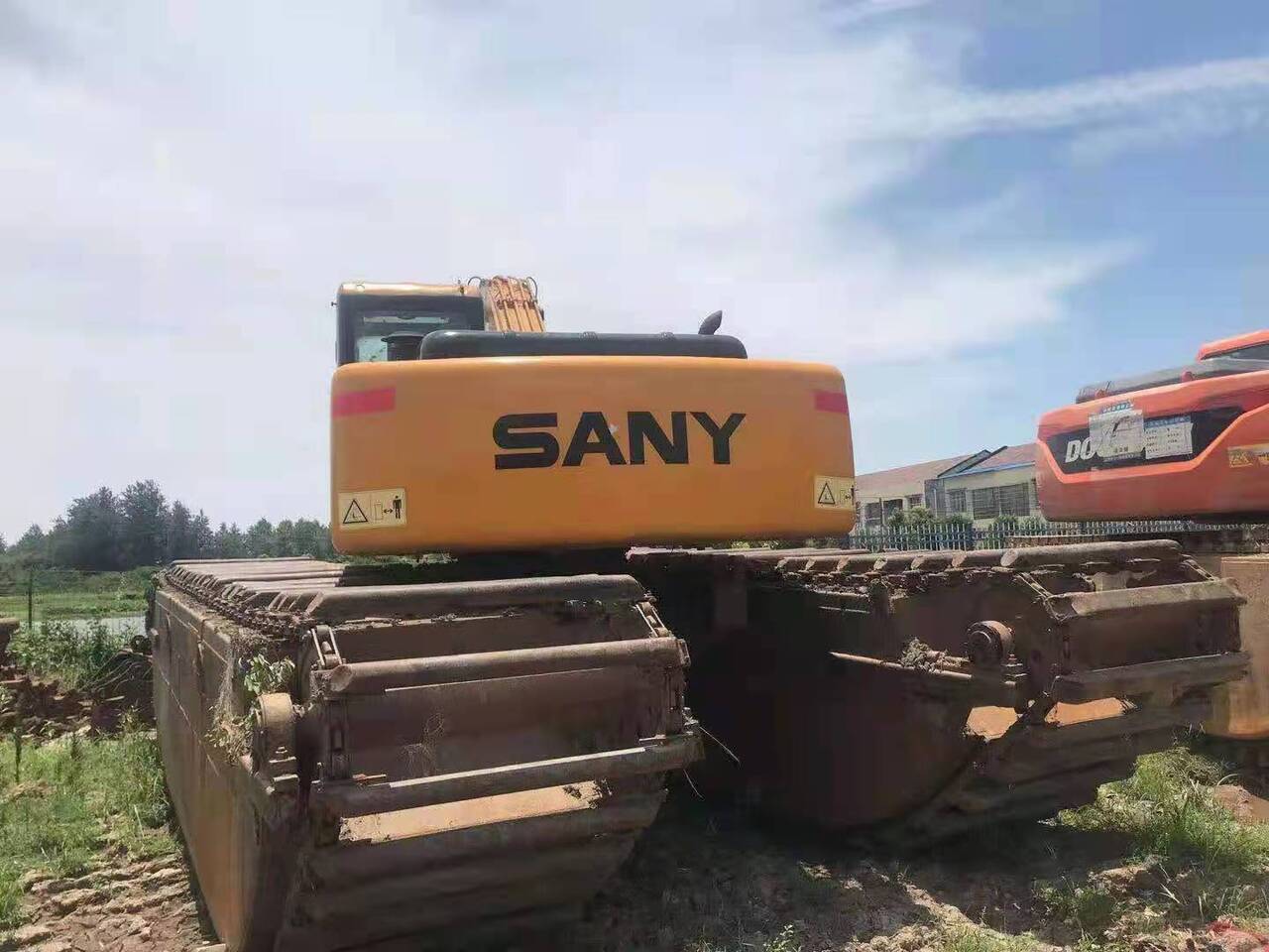 SANY 215C - Bager amfibija: slika SANY 215C - Bager amfibija SANY 215C - Bager amfibija: slika SANY 215C - Bager amfibija