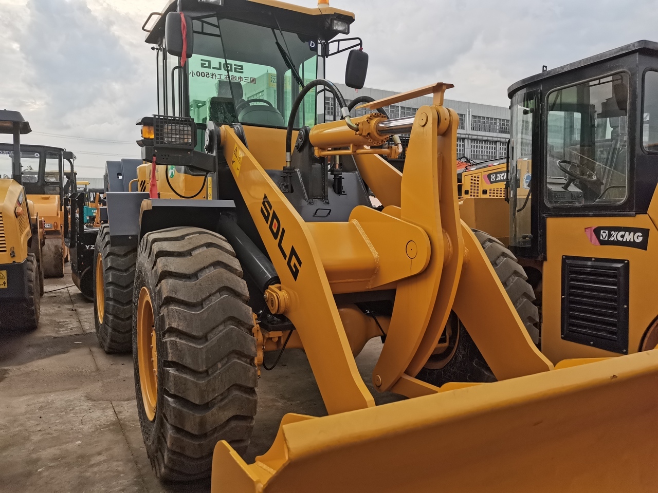 SDLG L933-SDLG-wheel loader - Utovarivač na kotačima: slika SDLG L933-SDLG-wheel loader - Utovarivač na kotačima SDLG L933-SDLG-wheel loader - Utovarivač na kotačima: slika SDLG L933-SDLG-wheel loader - Utovarivač na kotačima