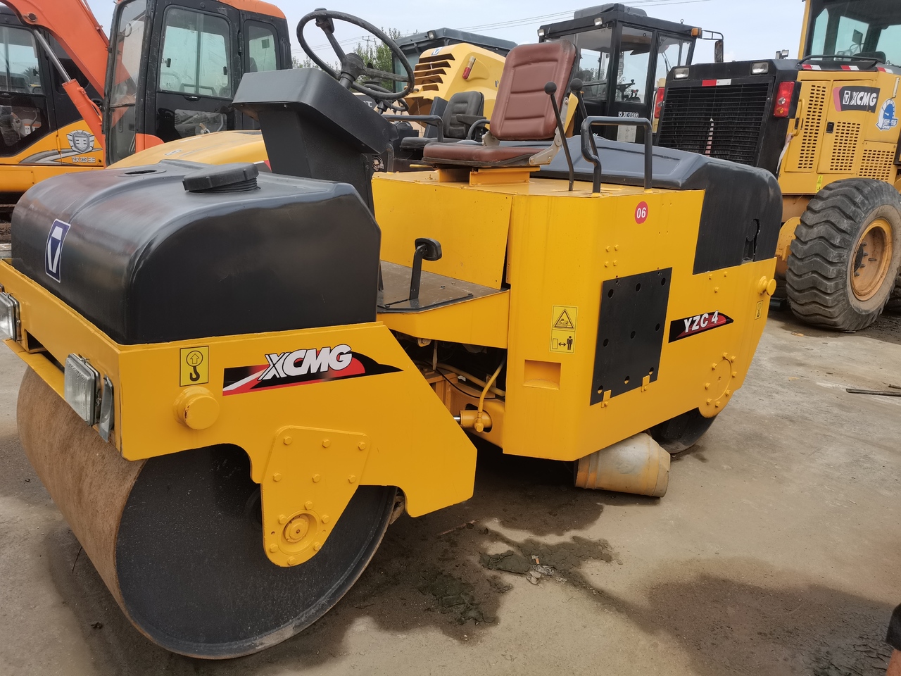 XCMG YZC4 - Valjak: slika XCMG YZC4 - Valjak XCMG YZC4 - Valjak: slika XCMG YZC4 - Valjak