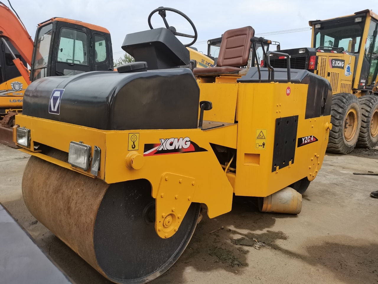 XCMG YZC4 - Valjak: slika XCMG YZC4 - Valjak XCMG YZC4 - Valjak: slika XCMG YZC4 - Valjak