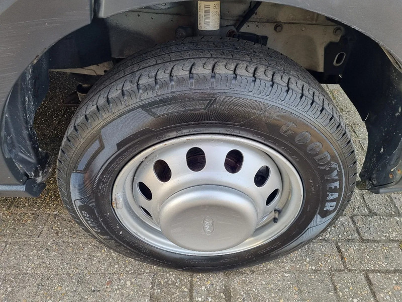 Dostavno vozilo s ravnom platformom, Dostavno vozilo s dvostrukom kabinom Ford Transit 2.0 TDCI 170 PK Open laadbak DC 6 Zits Euro 6: slika Dostavno vozilo s ravnom platformom, Dostavno vozilo s dvostrukom kabinom Ford Transit 2.0 TDCI 170 PK Open laadbak DC 6 Zits Euro 6