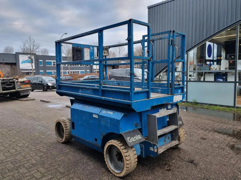 Genie GS GS 2668 Hydraulic platform 10 m - Škarasta podizna platforma: slika Genie GS GS 2668 Hydraulic platform 10 m - Škarasta podizna platforma Genie GS GS 2668 Hydraulic platform 10 m - Škarasta podizna platforma: slika Genie GS GS 2668 Hydraulic platform 10 m - Škarasta podizna platforma