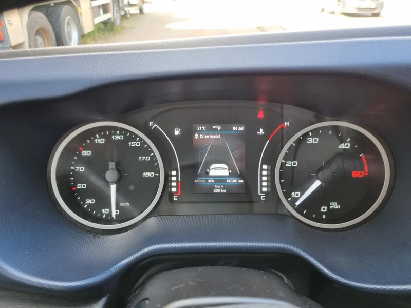 Furgon Iveco Daily 35S16 HI-MATIC 2.3 L2H2/ Airco/ Navi/ LED/ Matrix: slika Furgon Iveco Daily 35S16 HI-MATIC 2.3 L2H2/ Airco/ Navi/ LED/ Matrix