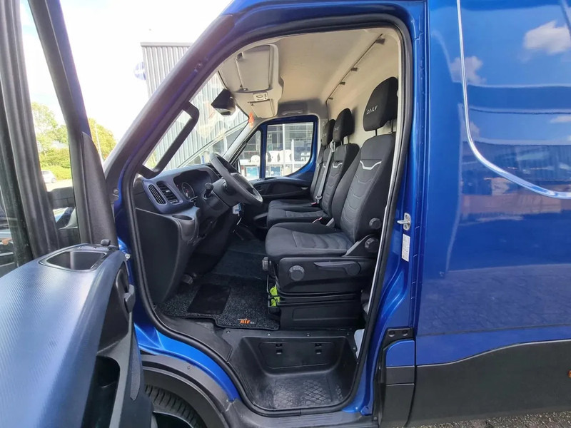 Furgon Iveco Daily 35S16 HI-MATIC 2.3 L2H2/ Airco/ Navi/ LED/ Matrix: slika Furgon Iveco Daily 35S16 HI-MATIC 2.3 L2H2/ Airco/ Navi/ LED/ Matrix
