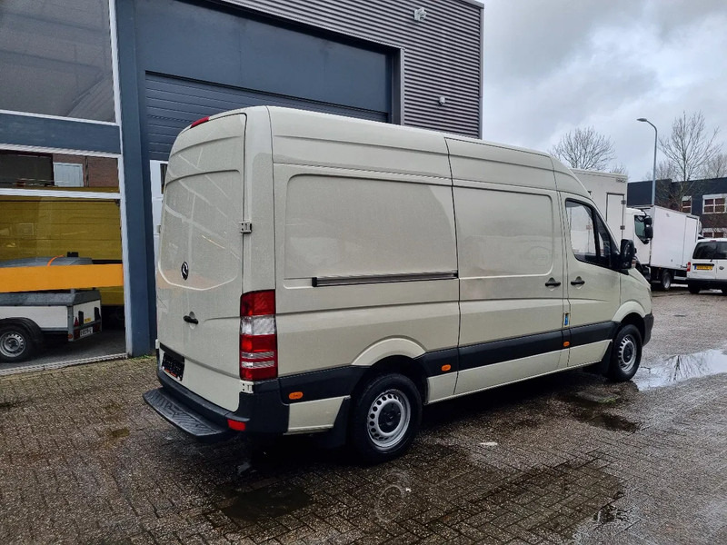 Mercedes-Benz Sprinter 311 CDI L2H2 EURO 6 2.2 CDI RWD - Furgon: slika Mercedes-Benz Sprinter 311 CDI L2H2 EURO 6 2.2 CDI RWD - Furgon Mercedes-Benz Sprinter 311 CDI L2H2 EURO 6 2.2 CDI RWD - Furgon: slika Mercedes-Benz Sprinter 311 CDI L2H2 EURO 6 2.2 CDI RWD - Furgon
