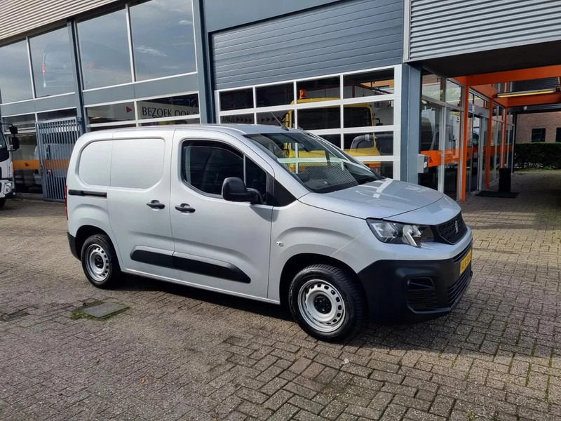 Peugeot Partner 1.5 HDI/ Koelwagen/ Airco/ Navi - Dostavno vozilo hladnjača: slika Peugeot Partner 1.5 HDI/ Koelwagen/ Airco/ Navi - Dostavno vozilo hladnjača Peugeot Partner 1.5 HDI/ Koelwagen/ Airco/ Navi - Dostavno vozilo hladnjača: slika Peugeot Partner 1.5 HDI/ Koelwagen/ Airco/ Navi - Dostavno vozilo hladnjača