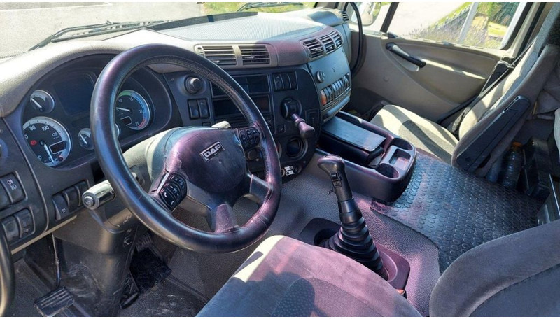 Interior photo 1: Tegljač DAF CF 85.410 4x2 MANUAL 410 POWER
