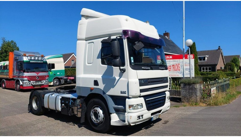 DAF CF 85.410 4x2 MANUAL 410 POWER - Tegljač: slika DAF CF 85.410 4x2 MANUAL 410 POWER - Tegljač DAF CF 85.410 4x2 MANUAL 410 POWER - Tegljač: slika DAF CF 85.410 4x2 MANUAL 410 POWER - Tegljač