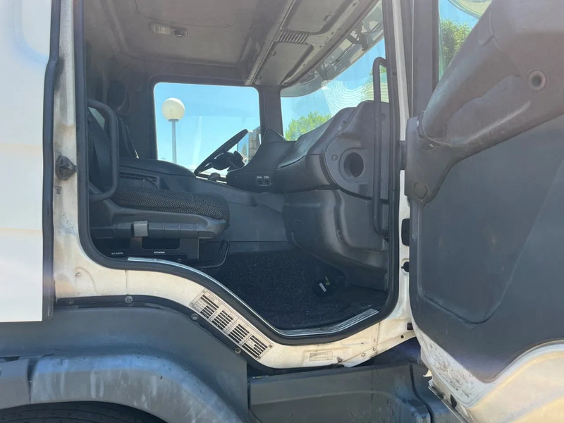 Scania P94-300 94 MANUAL GEARBOX AIRCO RETARDER 10-2004 - Tegljač: slika Scania P94-300 94 MANUAL GEARBOX AIRCO RETARDER 10-2004 - Tegljač Scania P94-300 94 MANUAL GEARBOX AIRCO RETARDER 10-2004 - Tegljač: slika Scania P94-300 94 MANUAL GEARBOX AIRCO RETARDER 10-2004 - Tegljač