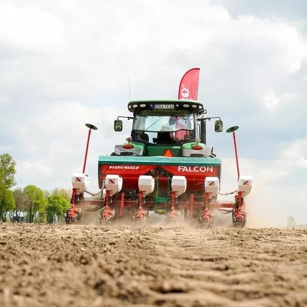 AGRO-MASZ FALCON - SIEWNIK PUNKTOWY - Precizna sijačica: slika AGRO-MASZ FALCON - SIEWNIK PUNKTOWY - Precizna sijačica AGRO-MASZ FALCON - SIEWNIK PUNKTOWY - Precizna sijačica: slika AGRO-MASZ FALCON - SIEWNIK PUNKTOWY - Precizna sijačica
