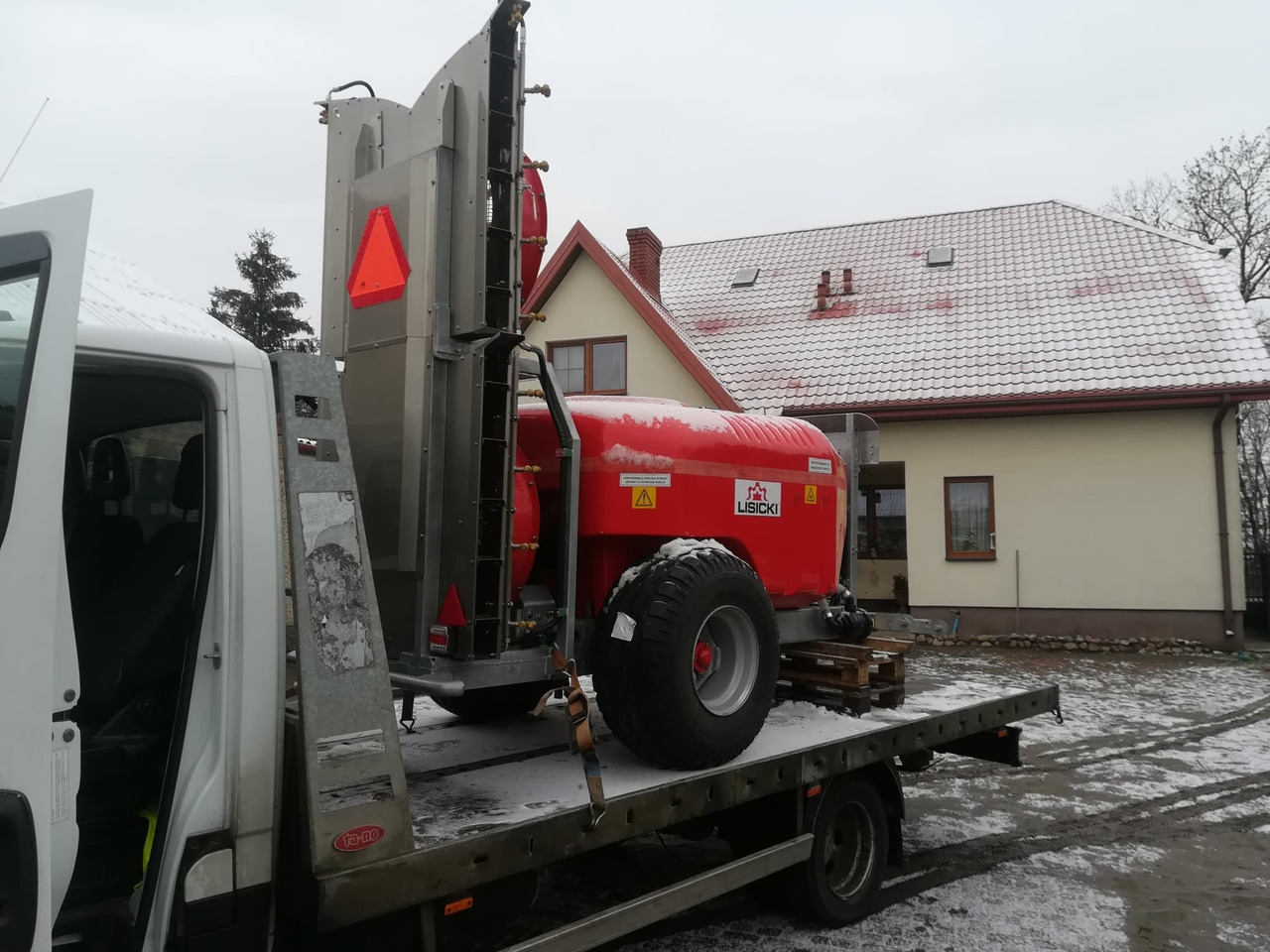 Lisicki Opryskiwacz sadowniczy / Orchard sprayer - Vučena prskalica: slika Lisicki Opryskiwacz sadowniczy / Orchard sprayer - Vučena prskalica Lisicki Opryskiwacz sadowniczy / Orchard sprayer - Vučena prskalica: slika Lisicki Opryskiwacz sadowniczy / Orchard sprayer - Vučena prskalica