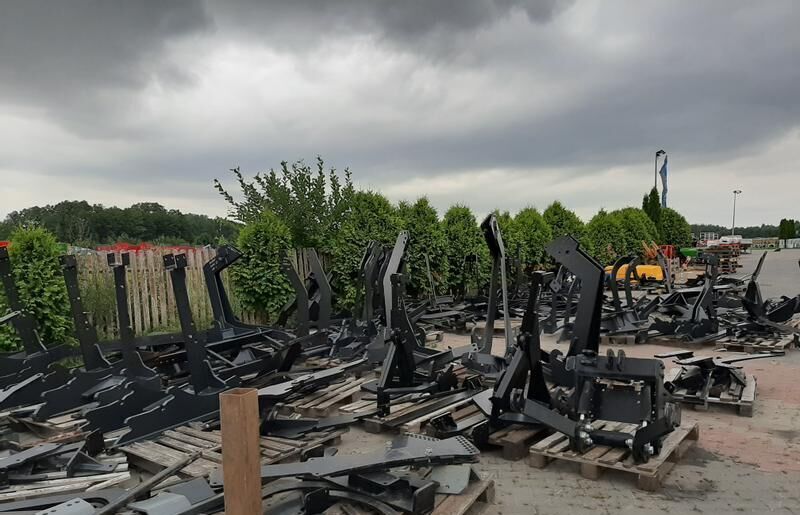 Metal-Technik Frontlader für VALTRA N92 / Ładowacz czołowy do VALTRA N92 - Prednji utovarivač za traktor: slika Metal-Technik Frontlader für VALTRA N92 / Ładowacz czołowy do VALTRA N92 - Prednji utovarivač za traktor Metal-Technik Frontlader für VALTRA N92 / Ładowacz czołowy do VALTRA N92 - Prednji utovarivač za traktor: slika Metal-Technik Frontlader für VALTRA N92 / Ładowacz czołowy do VALTRA N92 - Prednji utovarivač za traktor