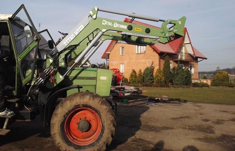 Metal-Technik Ładowacz czołowy do FENDT MT-03 - Prednji utovarivač za traktor za Traktor: slika Metal-Technik Ładowacz czołowy do FENDT MT-03 - Prednji utovarivač za traktor za Traktor Metal-Technik Ładowacz czołowy do FENDT MT-03 - Prednji utovarivač za traktor za Traktor: slika Metal-Technik Ładowacz czołowy do FENDT MT-03 - Prednji utovarivač za traktor za Traktor