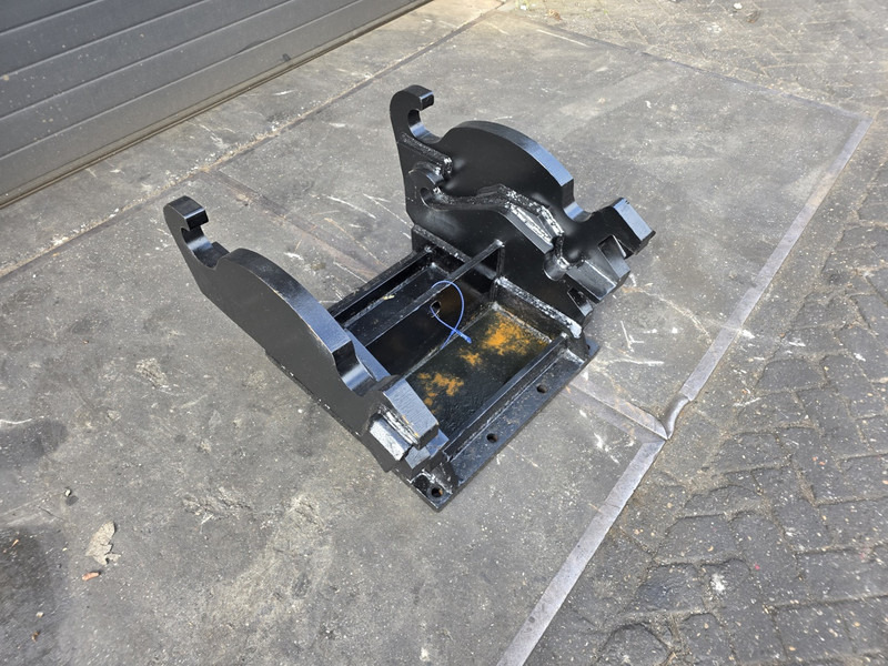 Kopplaat cw40 cw 45 adaptor plate cw45 cw 40 verachtert - Brza spojka za Građevinski strojevi: slika kopplaat cw40 cw 45 adaptor plate cw45 cw 40 verachtert - Brza spojka za Građevinski strojevi Kopplaat cw40 cw 45 adaptor plate cw45 cw 40 verachtert - Brza spojka za Građevinski strojevi: slika kopplaat cw40 cw 45 adaptor plate cw45 cw 40 verachtert - Brza spojka za Građevinski strojevi