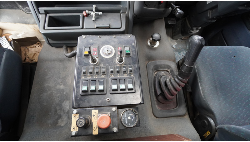 DAF 65.180 ATI STREET SWEPER RH DRIVE MANUAL GARBOX 96.000KM - Cestovna čistilica: slika DAF 65.180 ATI STREET SWEPER RH DRIVE MANUAL GARBOX 96.000KM - Cestovna čistilica DAF 65.180 ATI STREET SWEPER RH DRIVE MANUAL GARBOX 96.000KM - Cestovna čistilica: slika DAF 65.180 ATI STREET SWEPER RH DRIVE MANUAL GARBOX 96.000KM - Cestovna čistilica