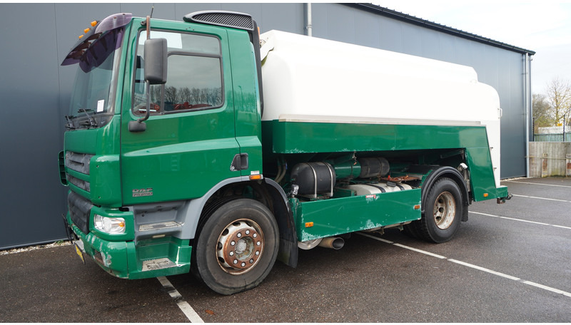 DAF 75.250 FUEL TANK TRUCK 11.300LTR 783.400KM - Kamion cisterna: slika DAF 75.250 FUEL TANK TRUCK 11.300LTR 783.400KM - Kamion cisterna DAF 75.250 FUEL TANK TRUCK 11.300LTR 783.400KM - Kamion cisterna: slika DAF 75.250 FUEL TANK TRUCK 11.300LTR 783.400KM - Kamion cisterna