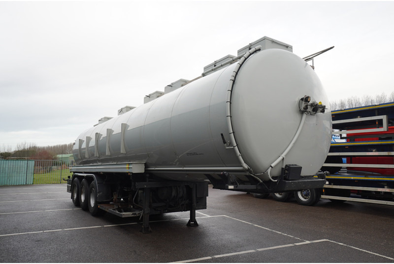 Dijkstra 3 AXLE TANK TRAILER 36 M3 - Poluprikolica cisterna: slika Dijkstra 3 AXLE TANK TRAILER 36 M3 - Poluprikolica cisterna Dijkstra 3 AXLE TANK TRAILER 36 M3 - Poluprikolica cisterna: slika Dijkstra 3 AXLE TANK TRAILER 36 M3 - Poluprikolica cisterna