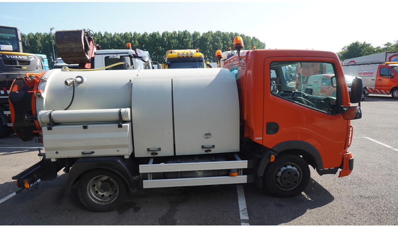 Renault Maxity 130-35/6 CC BROKEN ENGINE HIGH PRESSURE AND VACUUM SYSTEM - Dostavno vozilo: slika Renault Maxity 130-35/6 CC BROKEN ENGINE HIGH PRESSURE AND VACUUM SYSTEM - Dostavno vozilo Renault Maxity 130-35/6 CC BROKEN ENGINE HIGH PRESSURE AND VACUUM SYSTEM - Dostavno vozilo: slika Renault Maxity 130-35/6 CC BROKEN ENGINE HIGH PRESSURE AND VACUUM SYSTEM - Dostavno vozilo