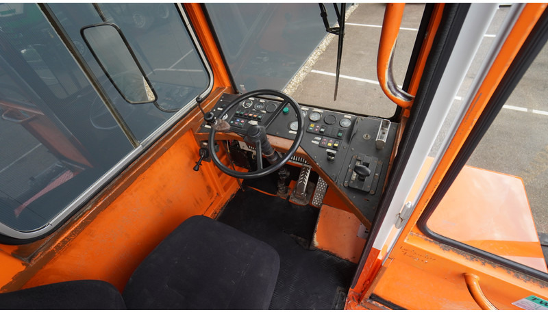 Terberg YT SL 1020 - Građevinski strojevi: slika Terberg YT SL 1020 - Građevinski strojevi Terberg YT SL 1020 - Građevinski strojevi: slika Terberg YT SL 1020 - Građevinski strojevi