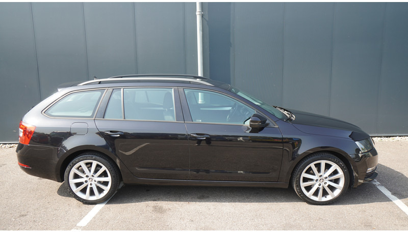 Škoda Octavia COMBI 1.6TDI DSG 85KW GREENTECH AMBITION BUSINESS - Minibus, Putnički kombi: slika Škoda Octavia COMBI 1.6TDI DSG 85KW GREENTECH AMBITION BUSINESS - Minibus, Putnički kombi Škoda Octavia COMBI 1.6TDI DSG 85KW GREENTECH AMBITION BUSINESS - Minibus, Putnički kombi: slika Škoda Octavia COMBI 1.6TDI DSG 85KW GREENTECH AMBITION BUSINESS - Minibus, Putnički kombi