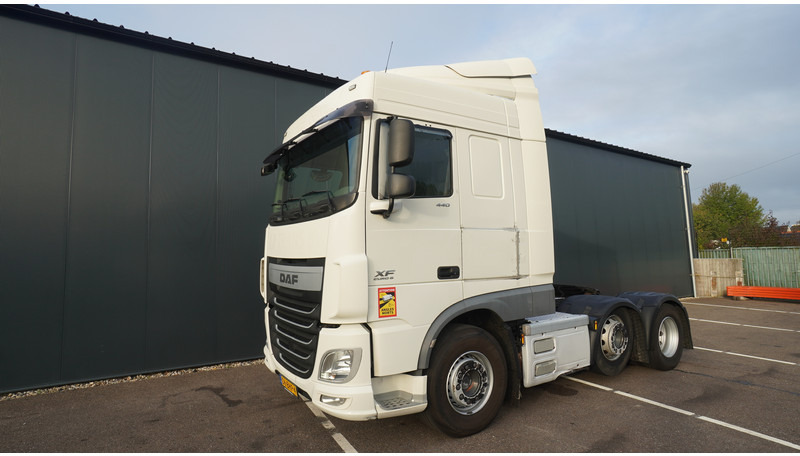 DAF XF 440 6X2 SC EURO 6 - Tegljač: slika DAF XF 440 6X2 SC EURO 6 - Tegljač DAF XF 440 6X2 SC EURO 6 - Tegljač: slika DAF XF 440 6X2 SC EURO 6 - Tegljač