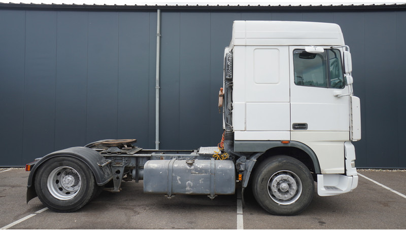 DAF XF 95.380 SC MANUAL GEARBOX - Tegljač: slika DAF XF 95.380 SC MANUAL GEARBOX - Tegljač DAF XF 95.380 SC MANUAL GEARBOX - Tegljač: slika DAF XF 95.380 SC MANUAL GEARBOX - Tegljač