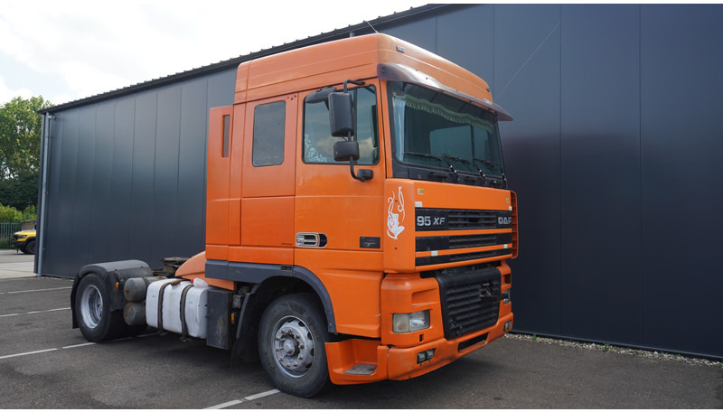 DAF XF 95.380 SC MANUAL GEARBOX - Tegljač: slika DAF XF 95.380 SC MANUAL GEARBOX - Tegljač DAF XF 95.380 SC MANUAL GEARBOX - Tegljač: slika DAF XF 95.380 SC MANUAL GEARBOX - Tegljač