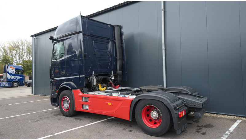 Tegljač Mercedes-Benz ACTROS 1945 GIGASPACE 713.000KM: slika Tegljač Mercedes-Benz ACTROS 1945 GIGASPACE 713.000KM