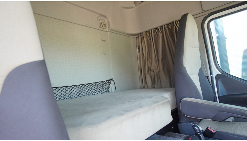 Tegljač Renault PREMIUM 370 EURO5 685.400KM: slika Tegljač Renault PREMIUM 370 EURO5 685.400KM