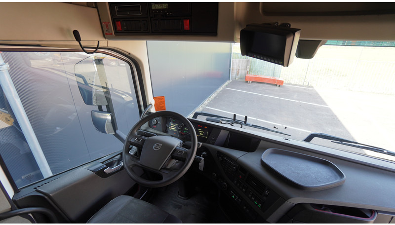 Volvo FH 420 6X2 LNG ADR - Tegljač: slika Volvo FH 420 6X2 LNG ADR - Tegljač Volvo FH 420 6X2 LNG ADR - Tegljač: slika Volvo FH 420 6X2 LNG ADR - Tegljač