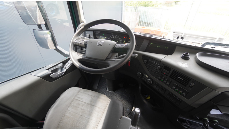 Volvo FH 460 6X2 EURO 6 GLOBETROTTER - Tegljač: slika Volvo FH 460 6X2 EURO 6 GLOBETROTTER - Tegljač Volvo FH 460 6X2 EURO 6 GLOBETROTTER - Tegljač: slika Volvo FH 460 6X2 EURO 6 GLOBETROTTER - Tegljač