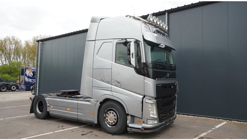 Volvo FH 540 GLOBETROTER XL - Tegljač: slika Volvo FH 540 GLOBETROTER XL - Tegljač Volvo FH 540 GLOBETROTER XL - Tegljač: slika Volvo FH 540 GLOBETROTER XL - Tegljač