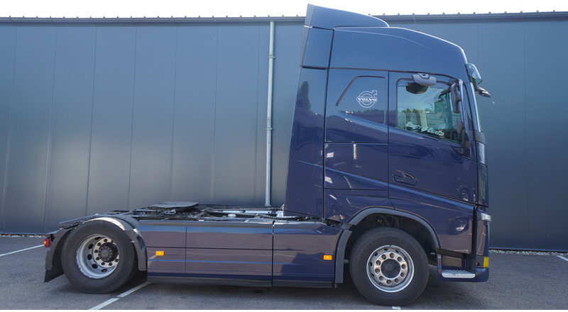 Volvo FH460 EURO 6 GLOBETROTTER 833.000KM - Tegljač: slika Volvo FH460 EURO 6 GLOBETROTTER 833.000KM - Tegljač Volvo FH460 EURO 6 GLOBETROTTER 833.000KM - Tegljač: slika Volvo FH460 EURO 6 GLOBETROTTER 833.000KM - Tegljač