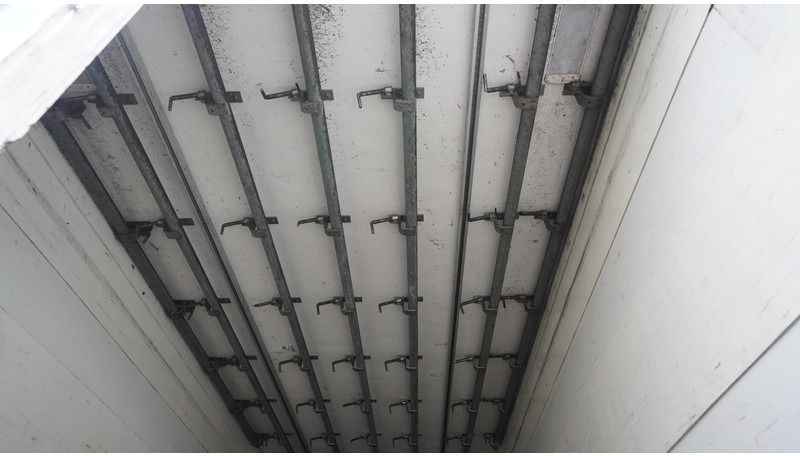 Van Eck 3 AXLE FRIGO WITH MEAT HOOK SYSTEM - Poluprikolica hladnjača: slika Van Eck 3 AXLE FRIGO WITH MEAT HOOK SYSTEM - Poluprikolica hladnjača Van Eck 3 AXLE FRIGO WITH MEAT HOOK SYSTEM - Poluprikolica hladnjača: slika Van Eck 3 AXLE FRIGO WITH MEAT HOOK SYSTEM - Poluprikolica hladnjača
