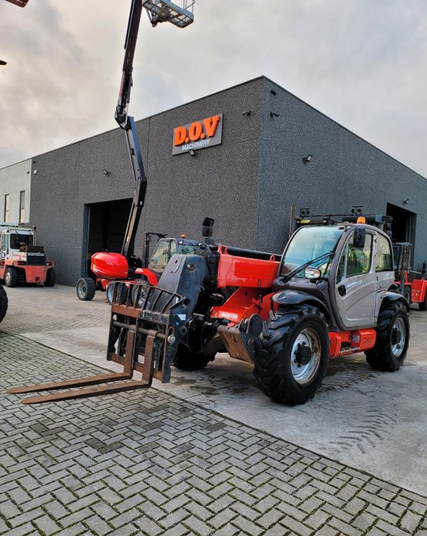 Manitou MT 1135 - Teleskopski rukovatelj: slika Manitou MT 1135 - Teleskopski rukovatelj Manitou MT 1135 - Teleskopski rukovatelj: slika Manitou MT 1135 - Teleskopski rukovatelj