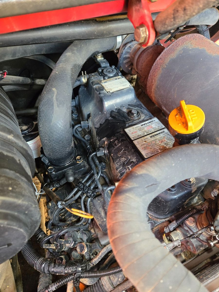 Takeuchi TL120 - Utovarivač na kotačima: slika Takeuchi TL120 - Utovarivač na kotačima Takeuchi TL120 - Utovarivač na kotačima: slika Takeuchi TL120 - Utovarivač na kotačima