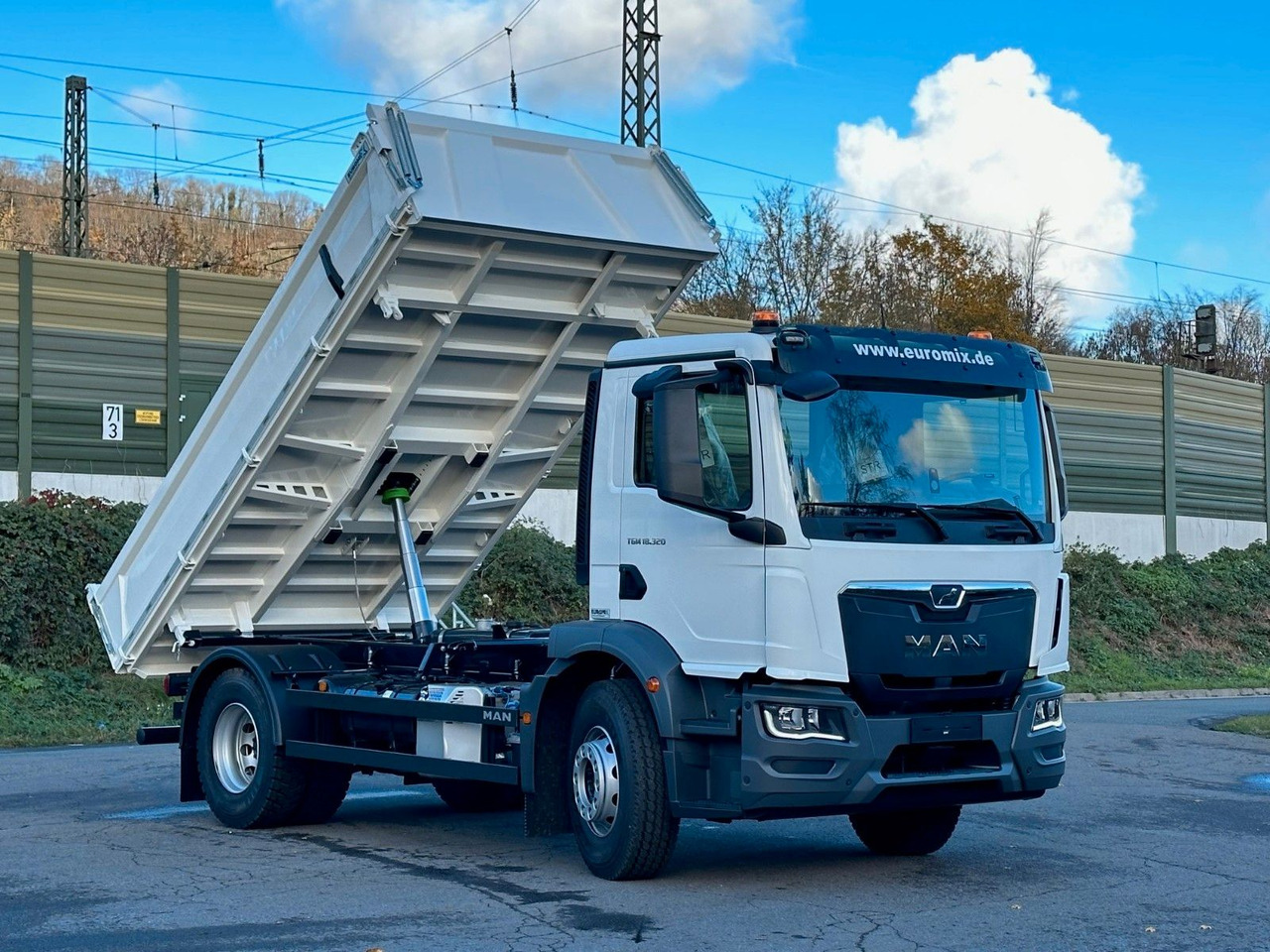 MAN TGM 18.320 4X2 / Euro 6e 3-Seiten-Kipper - Kiper: slika MAN TGM 18.320 4X2 / Euro 6e 3-Seiten-Kipper - Kiper MAN TGM 18.320 4X2 / Euro 6e 3-Seiten-Kipper - Kiper: slika MAN TGM 18.320 4X2 / Euro 6e 3-Seiten-Kipper - Kiper
