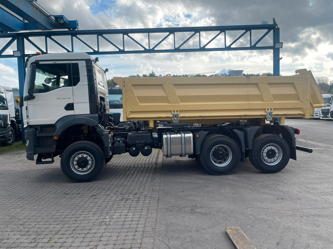 MAN TGS 28.440 6x4-4 / 3-Seiten- Kipper EuromixMTP - Kiper: slika MAN TGS 28.440 6x4-4 / 3-Seiten- Kipper EuromixMTP - Kiper MAN TGS 28.440 6x4-4 / 3-Seiten- Kipper EuromixMTP - Kiper: slika MAN TGS 28.440 6x4-4 / 3-Seiten- Kipper EuromixMTP - Kiper