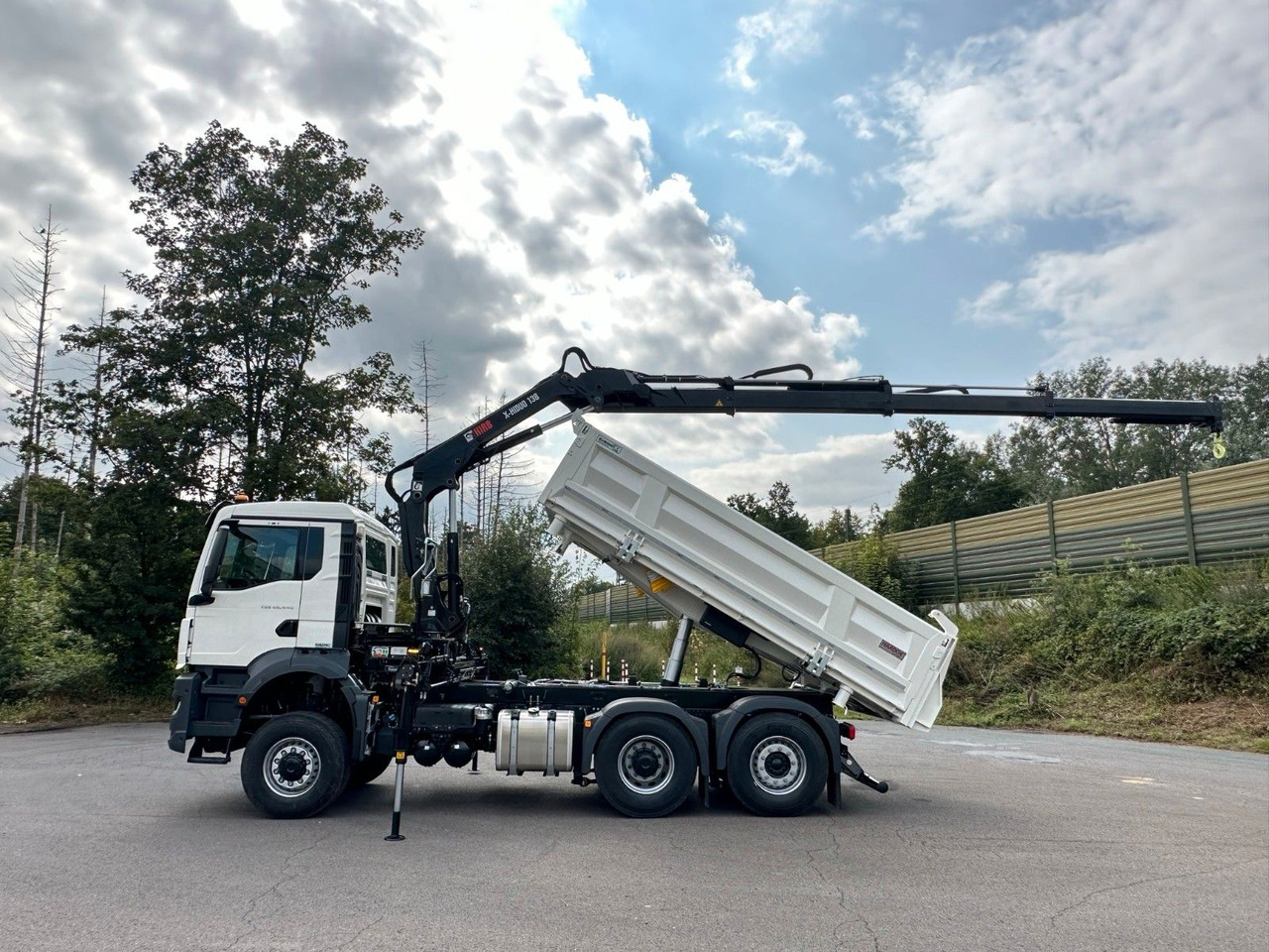 MAN TGS 28.440 6x4-4/3-Seiten- Kipper / Hiab 138-3 - Kiper, Kamion s kranom: slika MAN TGS 28.440 6x4-4/3-Seiten- Kipper / Hiab 138-3 - Kiper, Kamion s kranom MAN TGS 28.440 6x4-4/3-Seiten- Kipper / Hiab 138-3 - Kiper, Kamion s kranom: slika MAN TGS 28.440 6x4-4/3-Seiten- Kipper / Hiab 138-3 - Kiper, Kamion s kranom