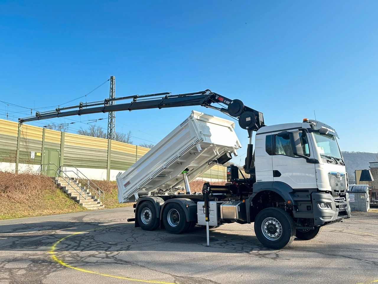 MAN TGS 28.440 6x4-4/3-Seiten- Kipper / Hiab 228-6 - Kiper, Kamion s kranom: slika MAN TGS 28.440 6x4-4/3-Seiten- Kipper / Hiab 228-6 - Kiper, Kamion s kranom MAN TGS 28.440 6x4-4/3-Seiten- Kipper / Hiab 228-6 - Kiper, Kamion s kranom: slika MAN TGS 28.440 6x4-4/3-Seiten- Kipper / Hiab 228-6 - Kiper, Kamion s kranom