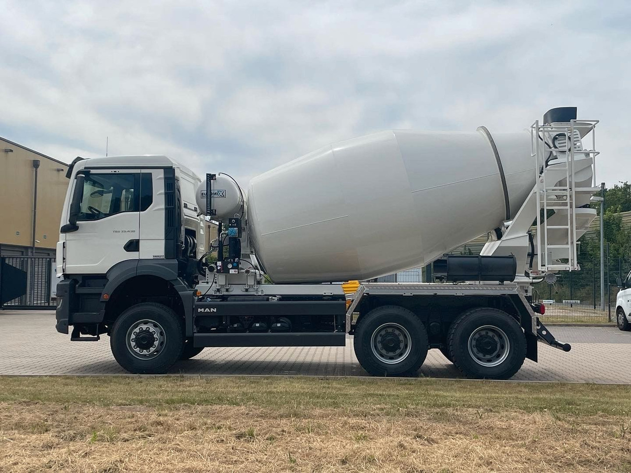 MAN TGS 33.440 6X4 / 6X6 /Euro6e EuromiX EM 8 - Automješalica: slika MAN TGS 33.440 6X4 / 6X6 /Euro6e EuromiX EM 8 - Automješalica MAN TGS 33.440 6X4 / 6X6 /Euro6e EuromiX EM 8 - Automješalica: slika MAN TGS 33.440 6X4 / 6X6 /Euro6e EuromiX EM 8 - Automješalica