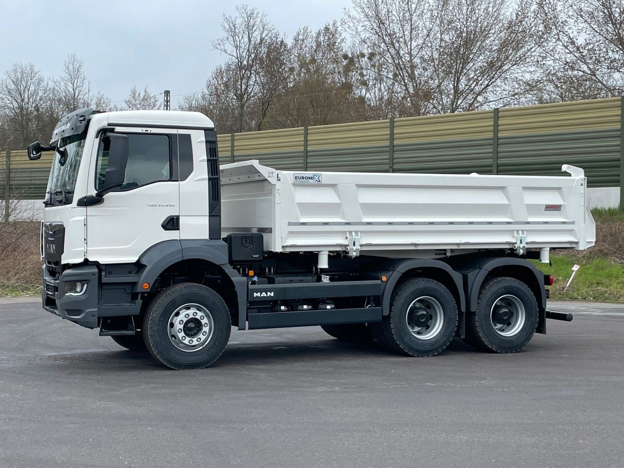 MAN TGS 33.440 6x4 /Euro6 3-Seiten-Kipper EuromixMTP - Kiper: slika MAN TGS 33.440 6x4 /Euro6 3-Seiten-Kipper EuromixMTP - Kiper MAN TGS 33.440 6x4 /Euro6 3-Seiten-Kipper EuromixMTP - Kiper: slika MAN TGS 33.440 6x4 /Euro6 3-Seiten-Kipper EuromixMTP - Kiper
