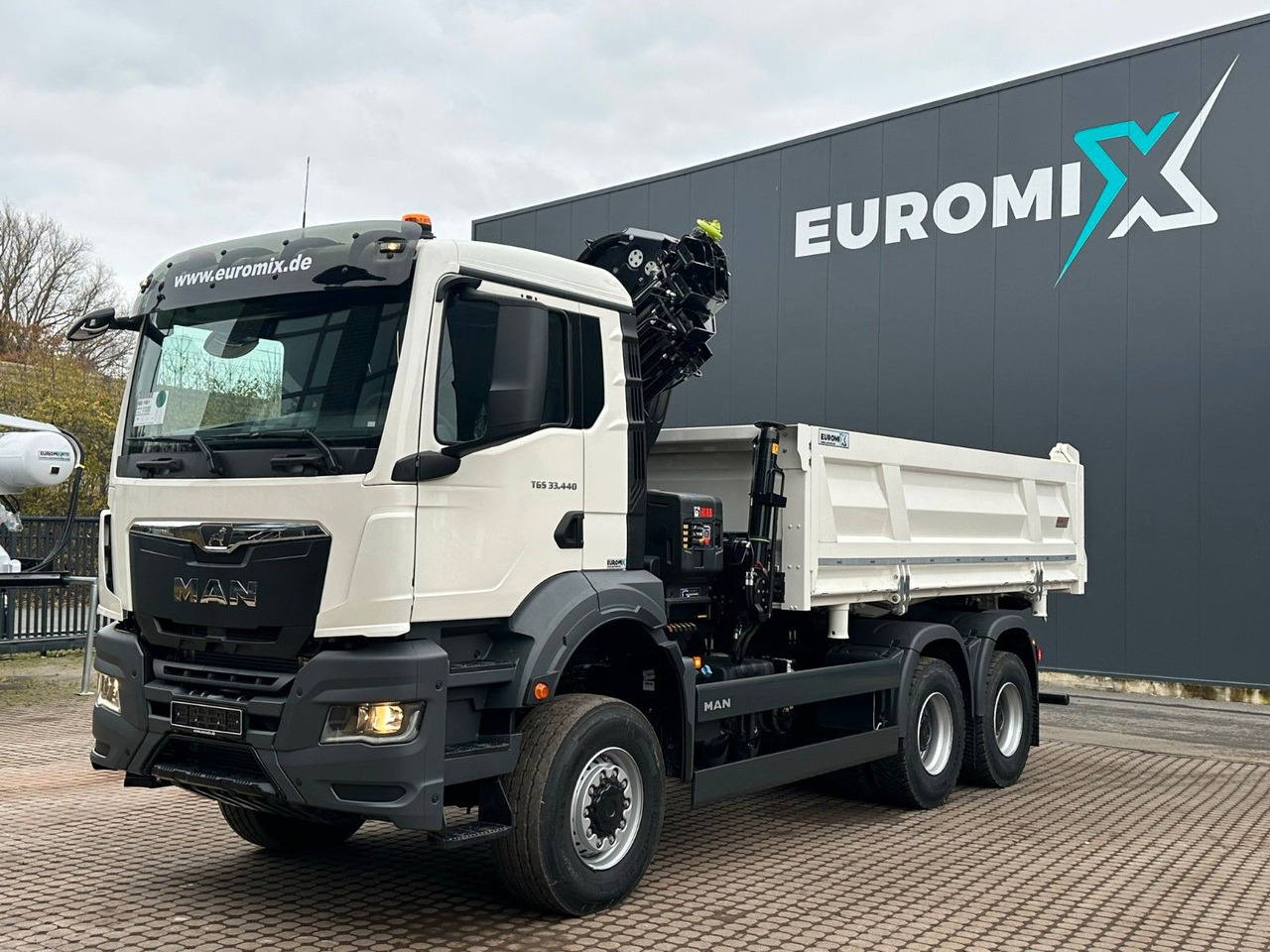 MAN TGS 33.440 6x6 /3-Seiten- Kipper / Kran HIAB 302 MAN TGS 33.440 6x6 /3-Seiten- Kipper / Kran HIAB 302 - Kiper, Kamion s kranom: slika MAN TGS 33.440 6x6 /3-Seiten- Kipper / Kran HIAB 302 MAN TGS 33.440 6x6 /3-Seiten- Kipper / Kran HIAB 302 - Kiper, Kamion s kranom MAN TGS 33.440 6x6 /3-Seiten- Kipper / Kran HIAB 302 MAN TGS 33.440 6x6 /3-Seiten- Kipper / Kran HIAB 302 - Kiper, Kamion s kranom: slika MAN TGS 33.440 6x6 /3-Seiten- Kipper / Kran HIAB 302 MAN TGS 33.440 6x6 /3-Seiten- Kipper / Kran HIAB 302 - Kiper, Kamion s kranom