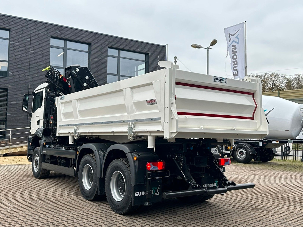 MAN TGS 33.440 6x6 /3-Seiten- Kipper / Kran HIAB 302 MAN TGS 33.440 6x6 /3-Seiten- Kipper / Kran HIAB 302 - Kiper, Kamion s kranom: slika MAN TGS 33.440 6x6 /3-Seiten- Kipper / Kran HIAB 302 MAN TGS 33.440 6x6 /3-Seiten- Kipper / Kran HIAB 302 - Kiper, Kamion s kranom MAN TGS 33.440 6x6 /3-Seiten- Kipper / Kran HIAB 302 MAN TGS 33.440 6x6 /3-Seiten- Kipper / Kran HIAB 302 - Kiper, Kamion s kranom: slika MAN TGS 33.440 6x6 /3-Seiten- Kipper / Kran HIAB 302 MAN TGS 33.440 6x6 /3-Seiten- Kipper / Kran HIAB 302 - Kiper, Kamion s kranom